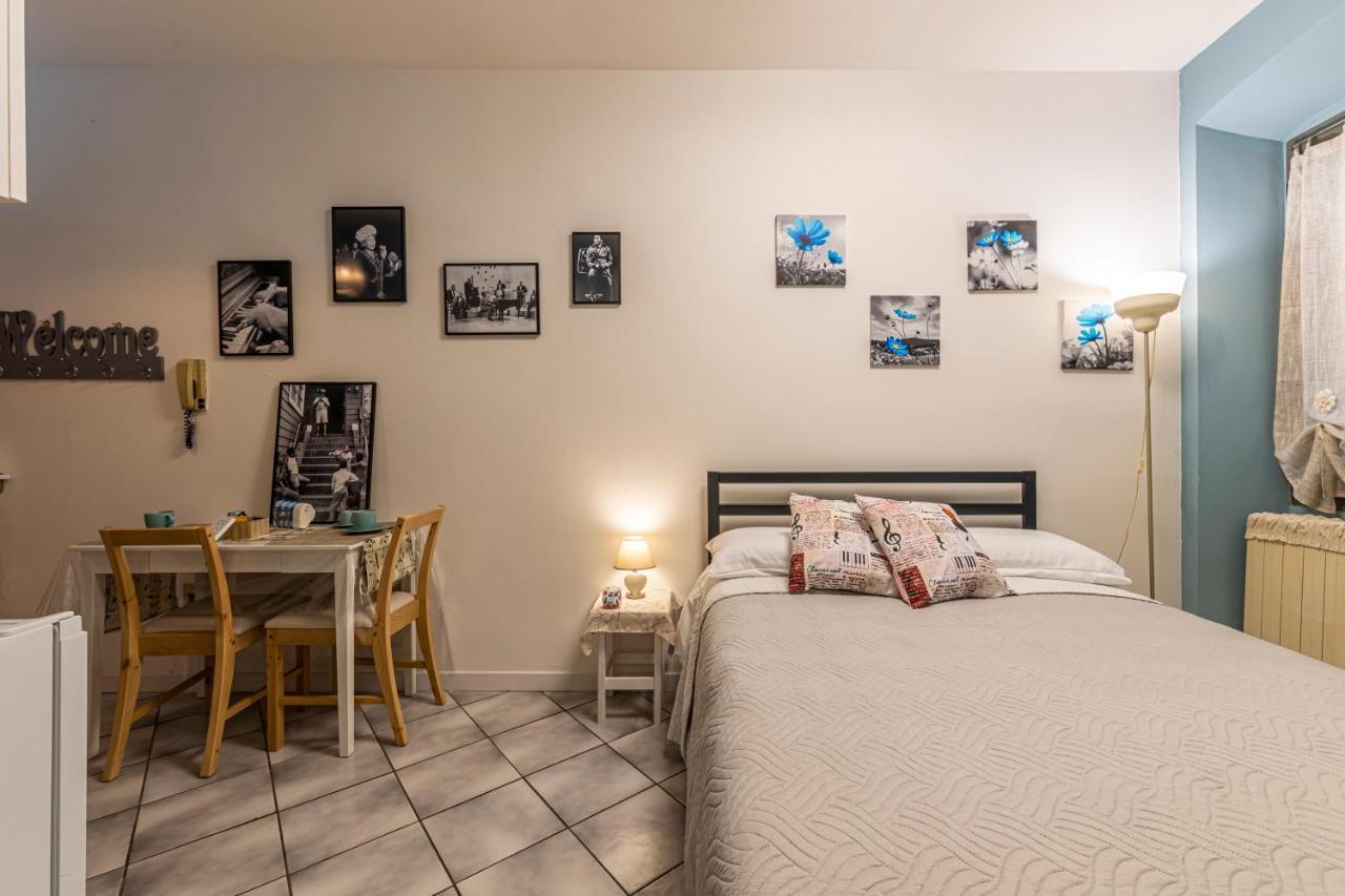 イントラDue Minuti Dal Lago Casa Melodiaアパートメント エクステリア 写真